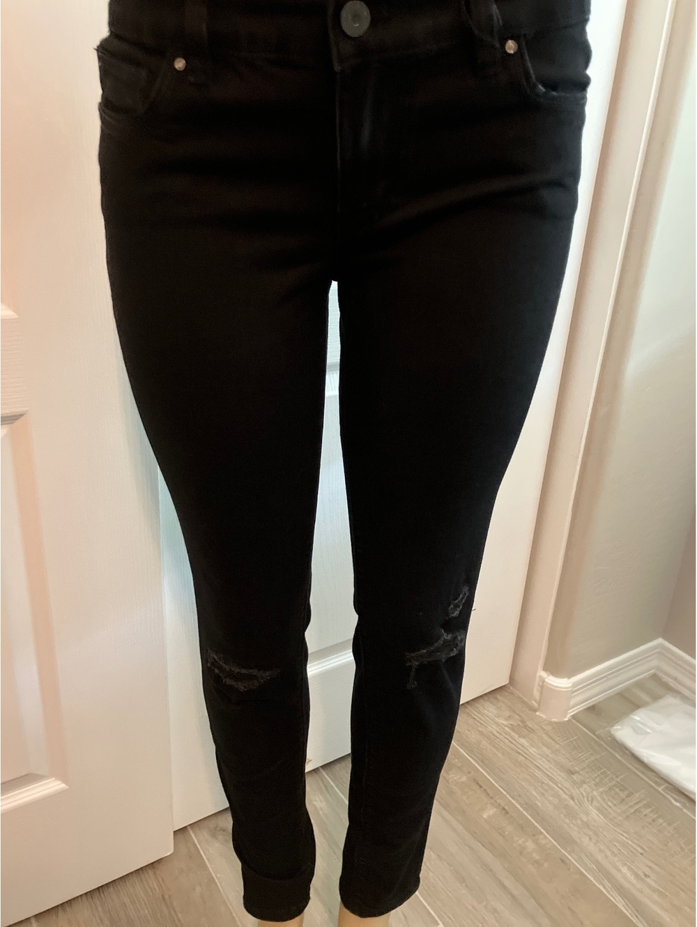 NWOT White House Black Market Women's Distressed Jeans